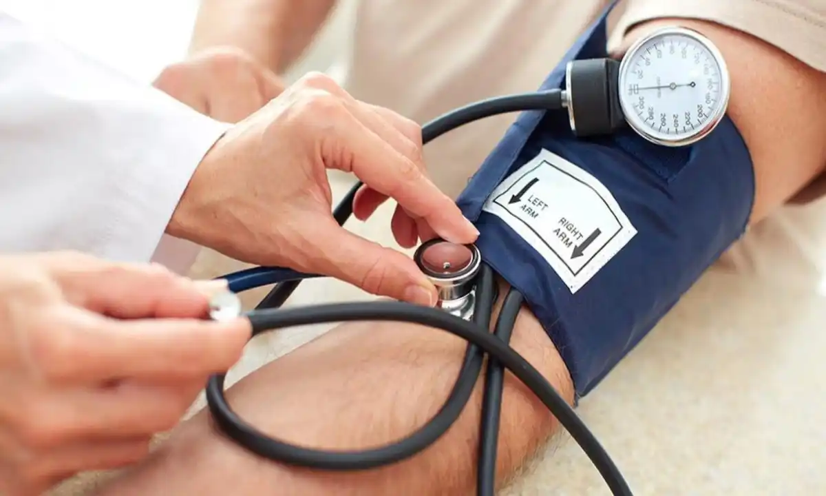اندازه گیری فشار خون توسط گوشی پزشکی - شرکت نبض