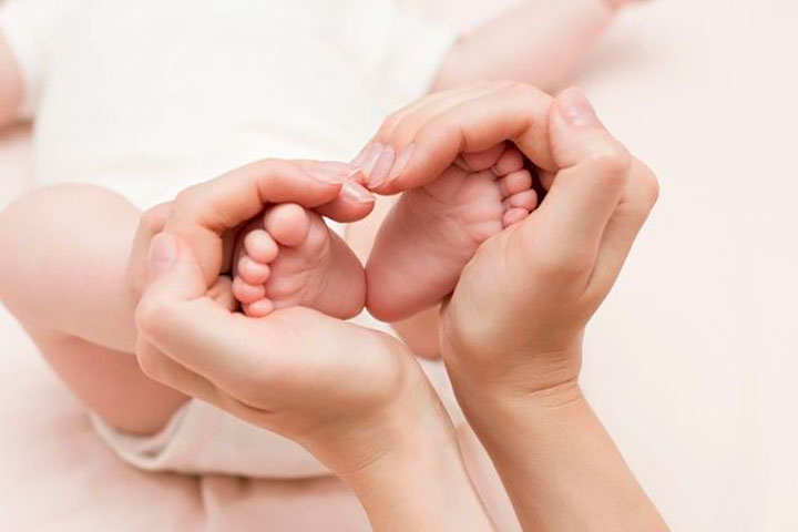 علائم راشیتیسم در پای نوزاد